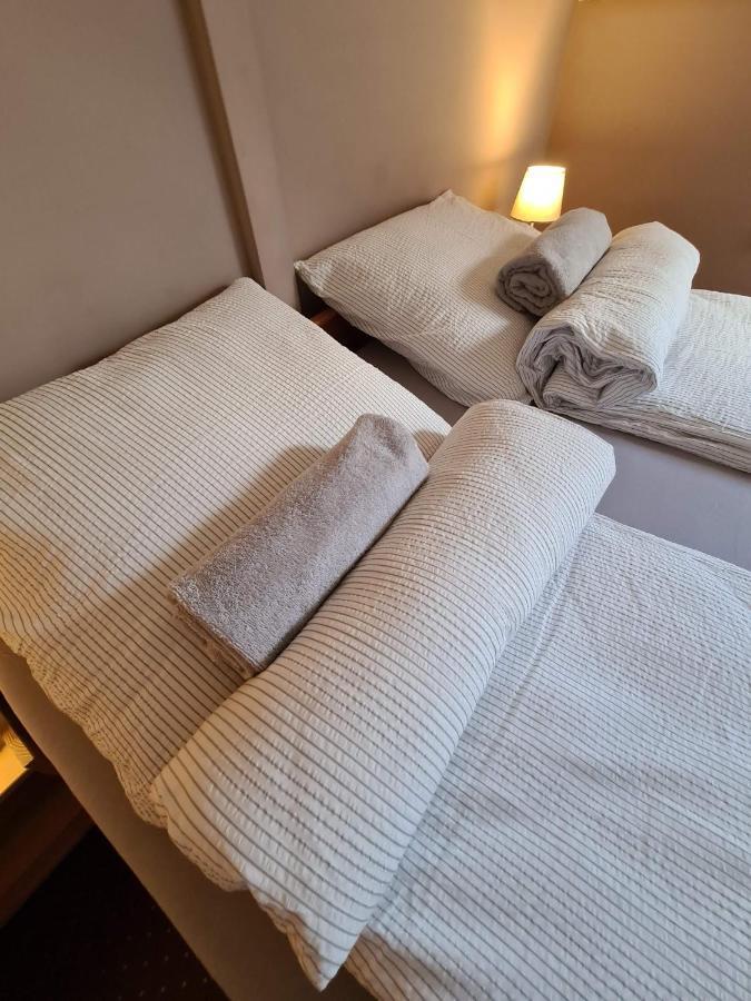 ミシュコルツ Palantir Panzio Bed & Breakfast エクステリア 写真